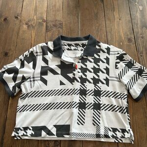 Nike Black and White Short Sleeve Top